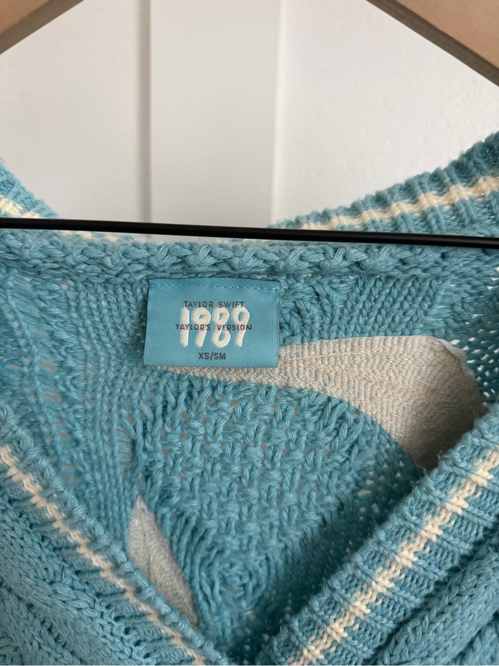 Taylor Swift 1989 Blue Cardigan Sweater - Picture 3 of 4